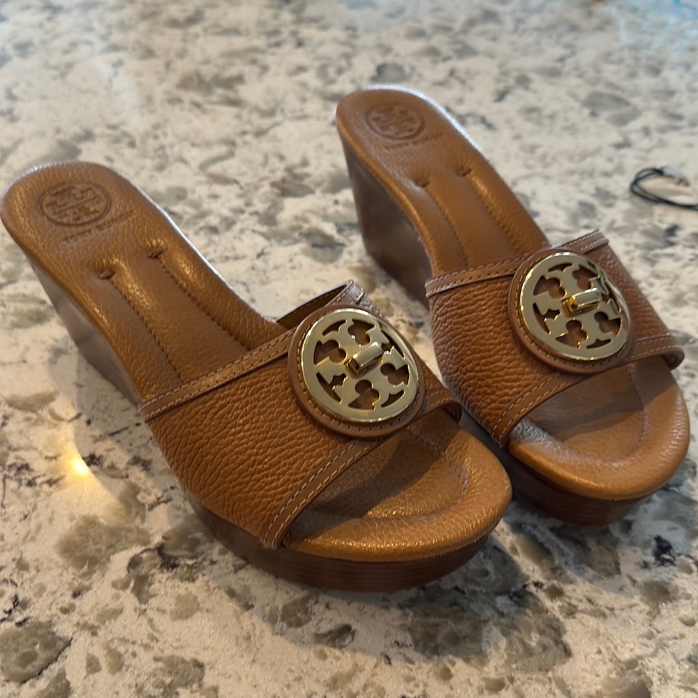 TB wedge sandals EUC